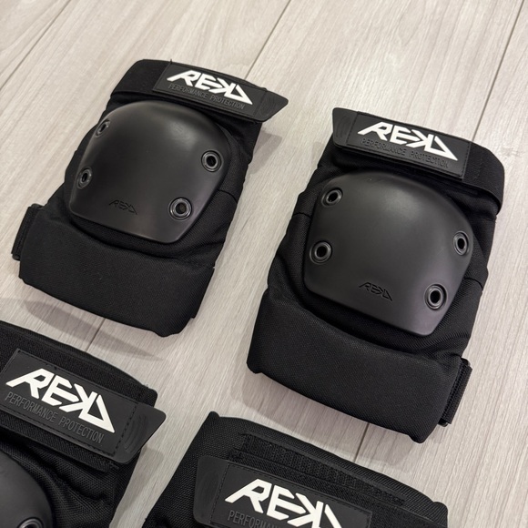 REKD Skate pads - Elbow and Knee pads set - Picture 4 of 11